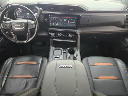 Used 2024 GMC Sierra 2500 AT4 image 29