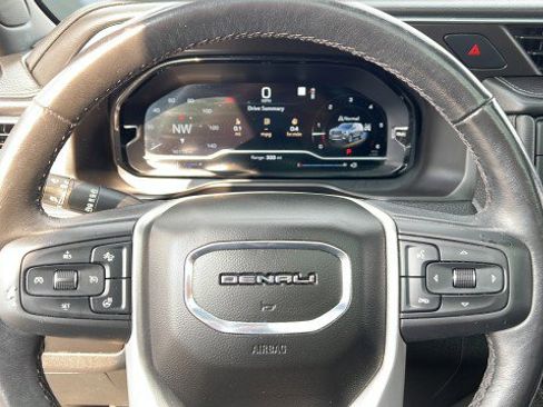 Used 2022 GMC Yukon Denali image 32