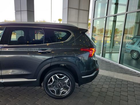 Used 2023 Hyundai Santa Fe SEL Premium image 4