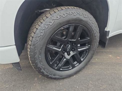 Used 2024 Chevrolet Silverado 1500 RST w/ Protection Package image 9