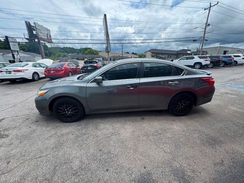 Used 2017 Nissan Altima 2.5 S w/ Power Driver Seat Package FWD image 6