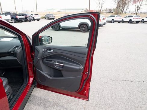 Used 2019 Ford Escape Titanium image 14