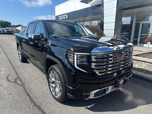 Used 2023 GMC Sierra 1500 Denali w/ Denali Reserve Package AWD/4WD image 1
