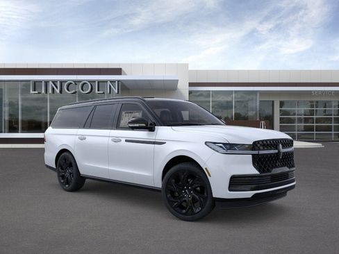 New 2026 Lincoln Navigator L Black Label AWD/4WD image 1