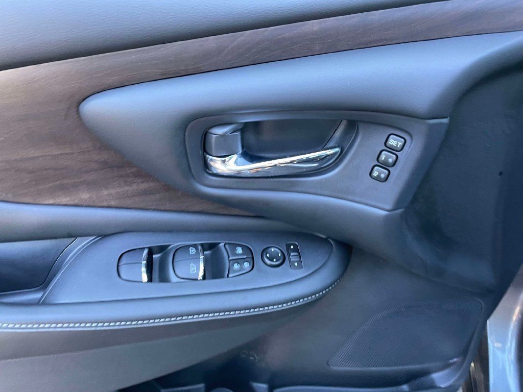Used 2020 Nissan Murano Platinum FWD image 19