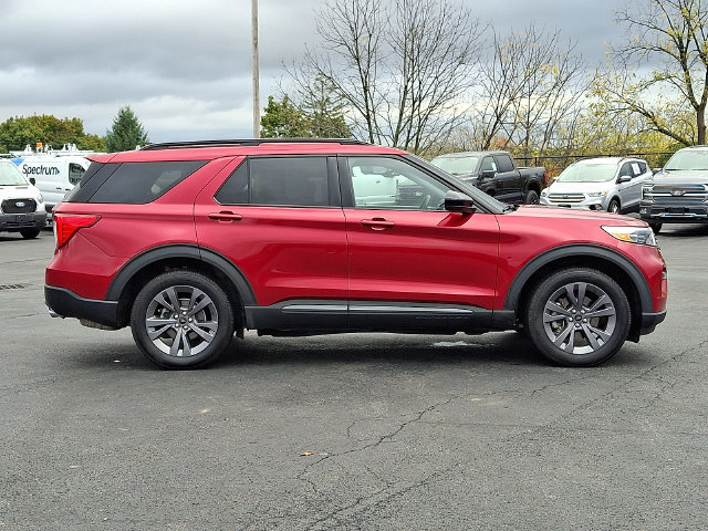 Used 2022 Ford Explorer XLT w/ Equipment Group 202A AWD/4WD image 7