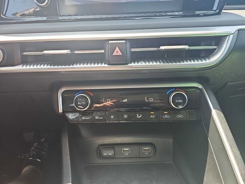 Used 2023 Kia K5 LXS image 28