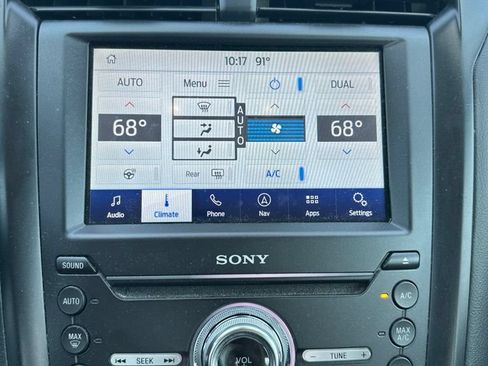 Used 2019 Ford Fusion Energi Titanium FWD image 18