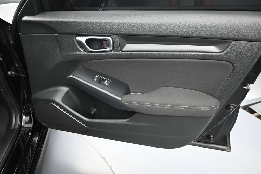 Used 2025 Honda Civic Sport image 32