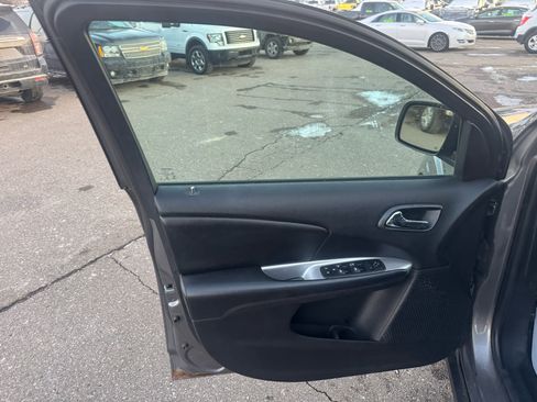 Used 2013 Dodge Journey SE w/ Flexible Seating Group image 15