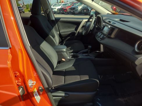 Used 2015 Toyota RAV4 LE AWD/4WD image 17