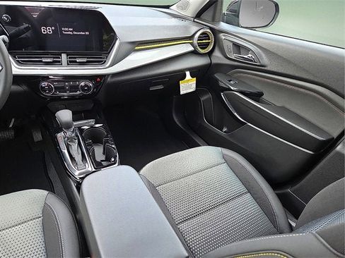 New 2026 Chevrolet Trax LT w/ Driver Confidence Package image 15