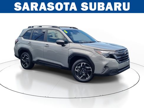 Used 2025 Subaru Forester Premium AWD/4WD image 1