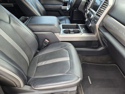 Used 2018 Ford F250 Platinum w/ Platinum Ultimate Package AWD/4WD image 14