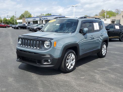 Used 2018 Jeep Renegade Latitude FWD image 31