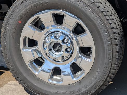 New 2026 Ford F250 Lariat w/ Lariat Premium Package image 9