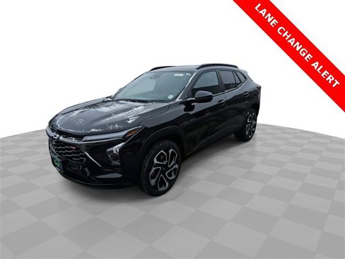 Used 2025 Chevrolet Trax RS w/ Driver Confidence Package image 4