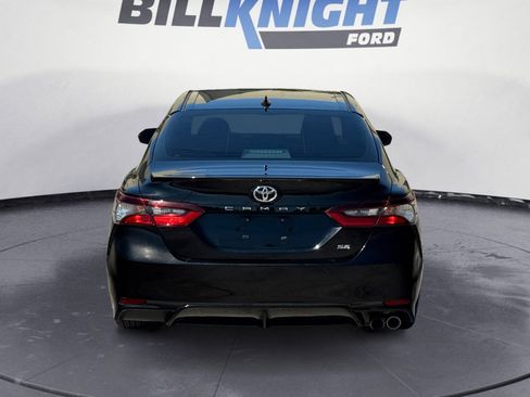 Used 2021 Toyota Camry SE FWD image 4