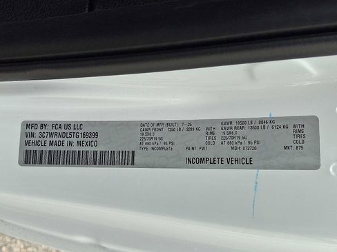 New 2026 RAM 5500 4x4 Regular Cab image 17