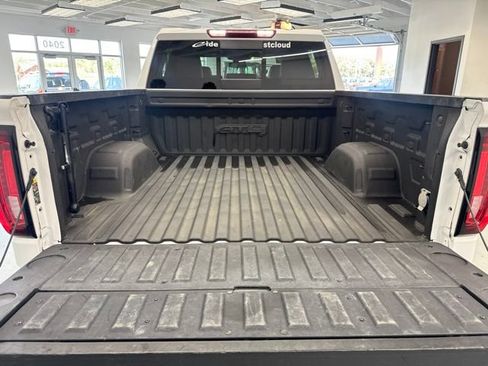 Used 2022 GMC Sierra 1500 AT4 w/ AT4 Preferred Package AWD/4WD image 13