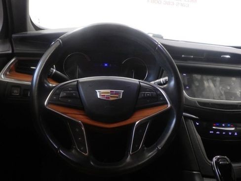 Used 2020 Cadillac XT5 Premium Luxury AWD/4WD image 9