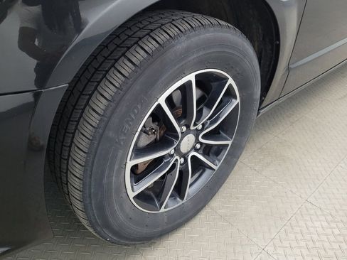 Used 2019 Dodge Grand Caravan GT FWD image 31