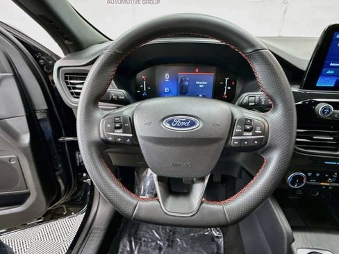 Certified 2025 Ford Escape ST-Line AWD/4WD image 11