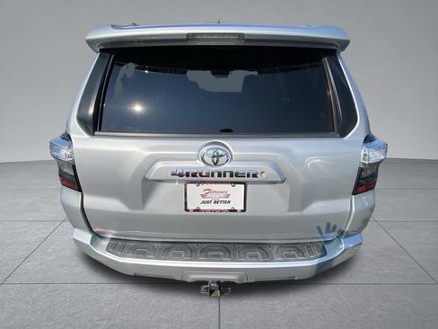 Used 2018 Toyota 4Runner SR5 RWD image 12