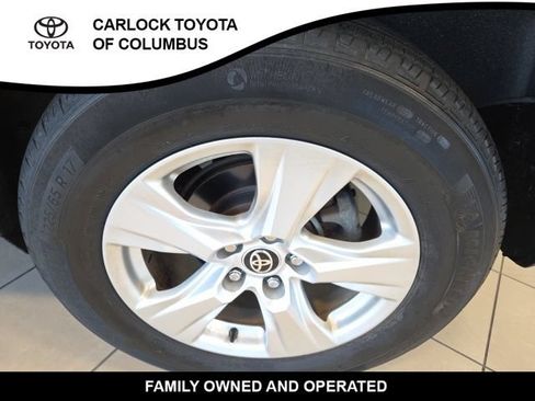 Used 2021 Toyota RAV4 XLE w/ XLE Grade Weather Package AWD/4WD image 11
