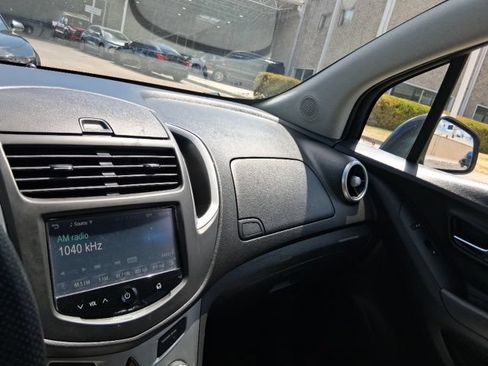 Used 2015 Chevrolet Trax LT w/ LPO, Cargo Package FWD image 10