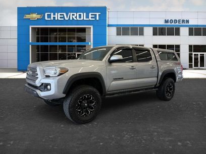 Used 2017 Toyota Tacoma TRD Off-Road w/ Tow Package (A/T)