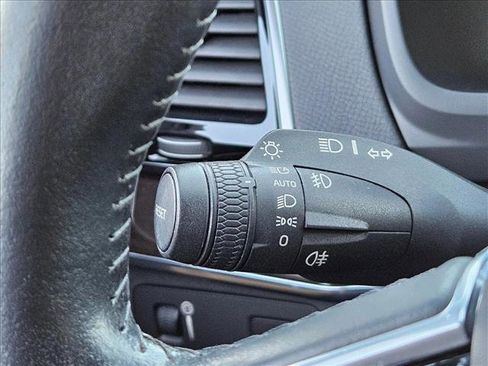 Used 2017 Volvo XC90 T6 Momentum w/ Vision Package image 15