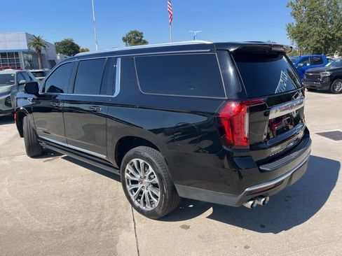 Used 2021 GMC Yukon XL Denali w/ Denali Premium Package image 4