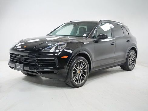 Certified 2023 Porsche Cayenne Platinum Edition image 1