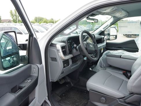 New 2026 Ford F250 XL w/ F-250 >10K GVWR Package image 11
