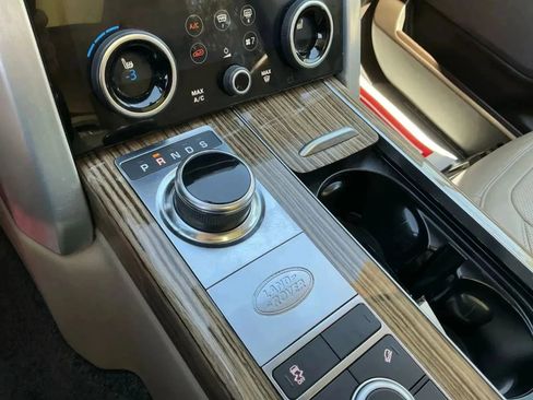 Used 2019 Land Rover Range Rover HSE image 31