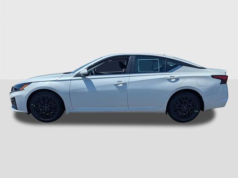 New 2026 Nissan Altima 2.5 SV FWD image 2