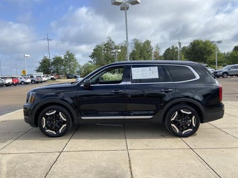 Used 2025 Kia Telluride S FWD image 9