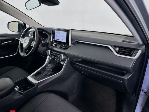 Certified 2025 Toyota RAV4 XLE FWD image 28