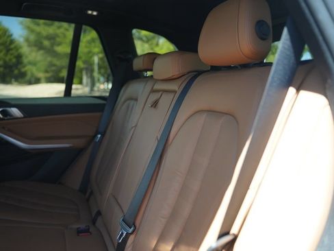 Used 2019 BMW X5 xDrive40i w/ M Sport Package AWD/4WD image 11