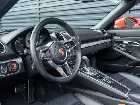 Certified 2017 Porsche 718 Boxster S RWD image 4