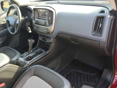 Used 2017 Chevrolet Colorado Z71 image 29