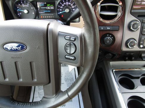 Used 2015 Ford F250 Lariat w/ Lariat Ultimate Package image 15