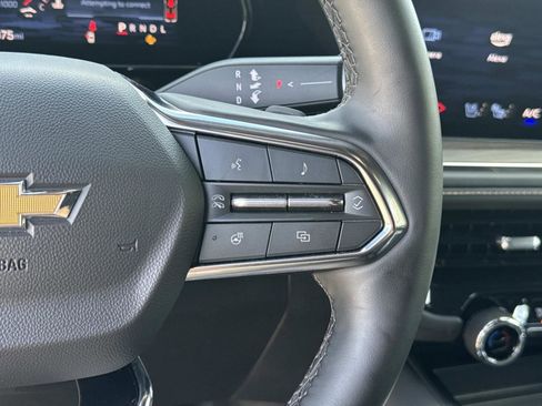 Used 2025 Chevrolet Suburban Premier image 30