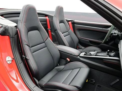 Certified 2025 Porsche 911 Carrera RWD image 13