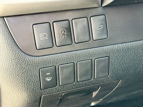 Used 2018 Toyota Highlander XLE image 17