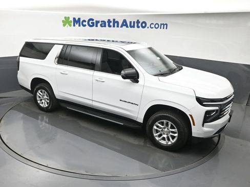 New 2026 Chevrolet Suburban LT w/ Comfort Package AWD/4WD image 3