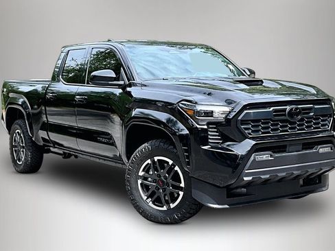 Used 2026 Toyota Tacoma TRD Sport AWD/4WD image 2