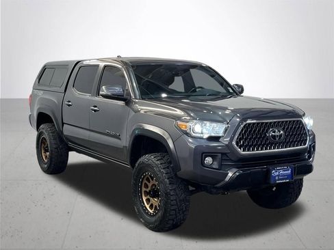 Used 2019 Toyota Tacoma TRD Off-Road image 8