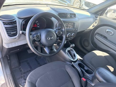 Used 2017 Kia Soul FWD image 23